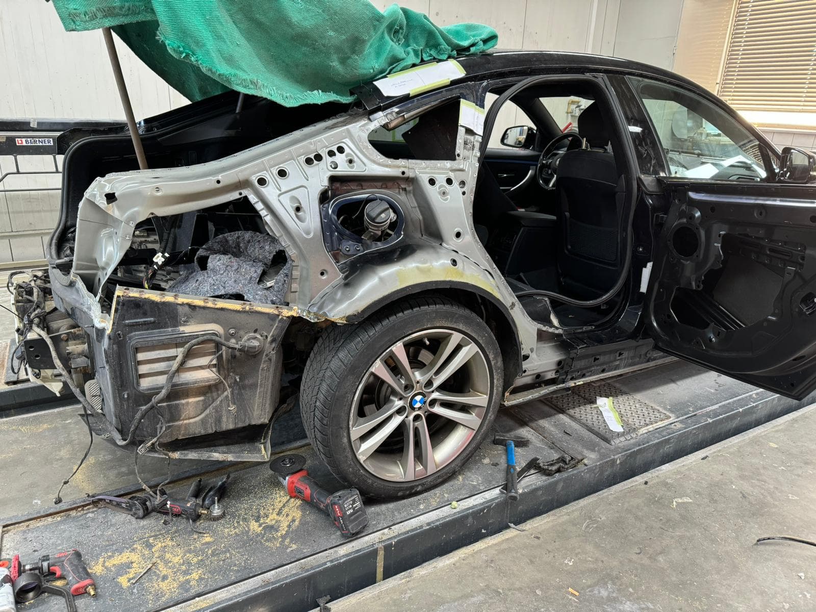 BMW 420i – Seitenwand hinten rechts erneuern